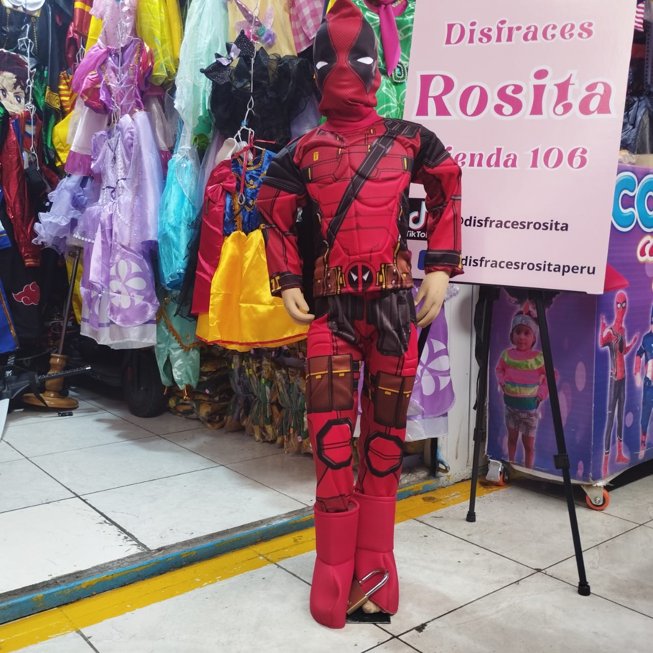 Disfraz Deadpool Sublimado con Músculos